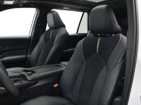 Certified 2026 Toyota Grand Highlander AWD Hybrid image 13