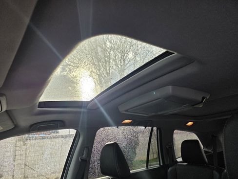 Used 2022 Honda Pilot Elite image 11