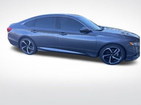 Used 2018 Honda Accord Sport image 10