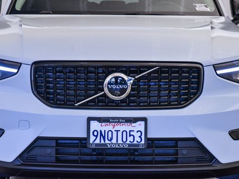 Used 2025 Volvo XC40 B5 Ultra w/ Climate Package image 7