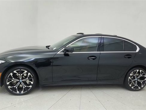 Used 2025 BMW 330i xDrive Sedan image 3