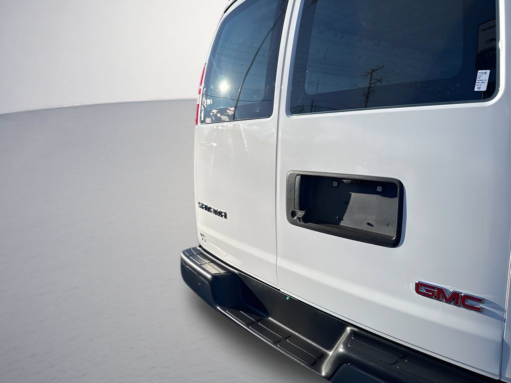 Used 2022 GMC Savana 2500 w/ Driver Convenience Package RWD image 28