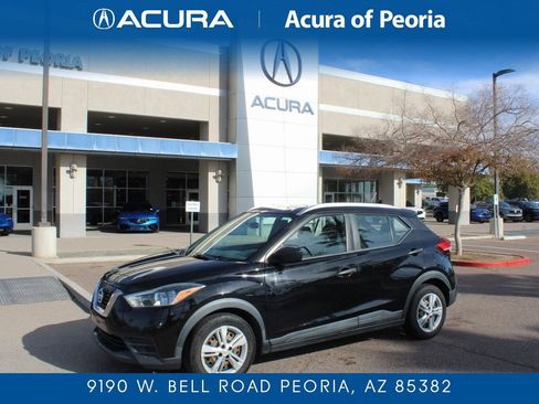 Used 2019 Nissan Kicks S image 1