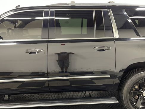 Used 2019 GMC Yukon XL Denali w/ Denali Ultimate Package AWD/4WD image 14