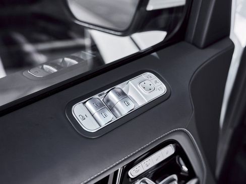 Used 2025 Mercedes-Benz G 63 AMG 4MATIC image 34