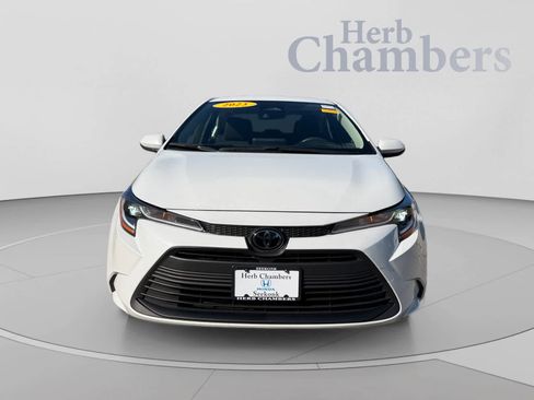 Used 2023 Toyota Corolla LE w/ Carpet Mat Package (TMS) FWD image 2