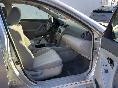 Used 2011 Toyota Camry LE image 25