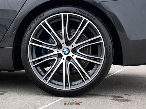 Used 2019 BMW M550i xDrive image 12