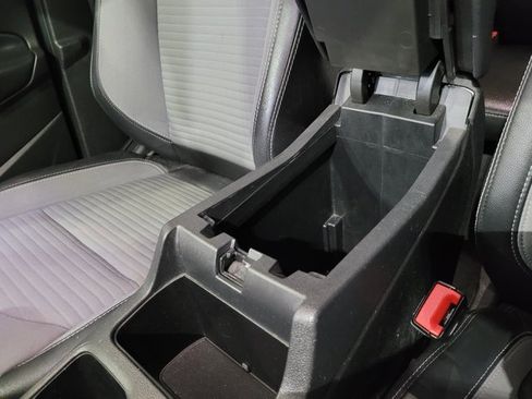 Used 2019 Ford Escape SE image 39