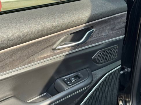 Used 2021 Jeep Grand Cherokee L Limited AWD/4WD image 25