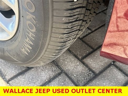 Certified 2023 Chrysler Pacifica Touring-L image 14