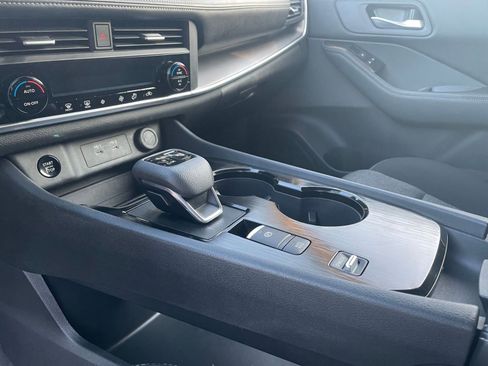 Used 2025 Nissan Rogue SV image 42