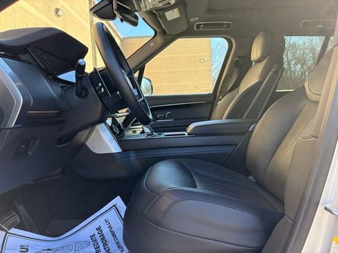 Certified 2023 Land Rover Range Rover SE image 11