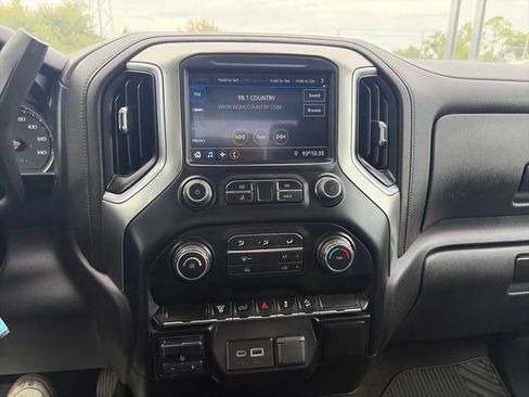 Used 2021 Chevrolet Silverado 2500 LT AWD/4WD image 18
