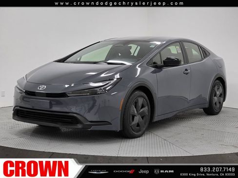 Used 2024 Toyota Prius LE FWD image 3