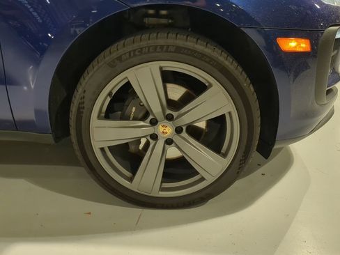 Used 2024 Porsche Macan Turbo AWD/4WD image 6