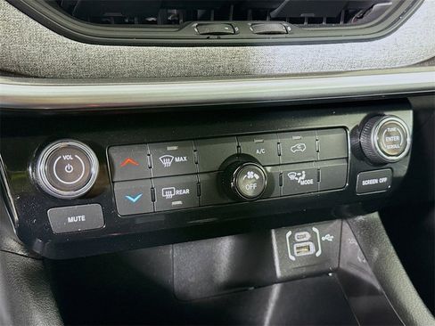 Used 2022 Jeep Compass Latitude image 8