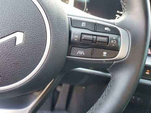 Used 2025 Kia Sportage SX image 28