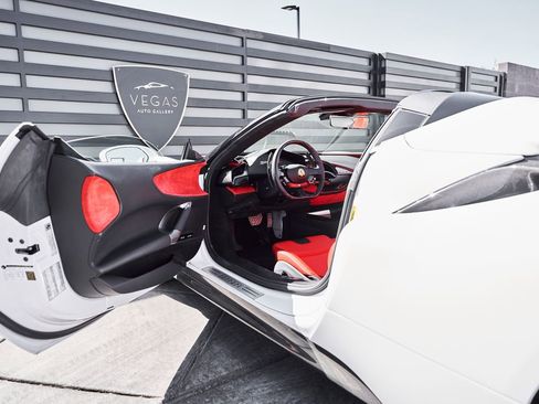 Used 2024 Ferrari SF90 Spider AWD/4WD image 35