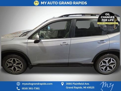 Used 2023 Subaru Forester Premium image 4