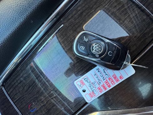 Used 2018 Buick Enclave Avenir w/ Avenir Technology Package image 35