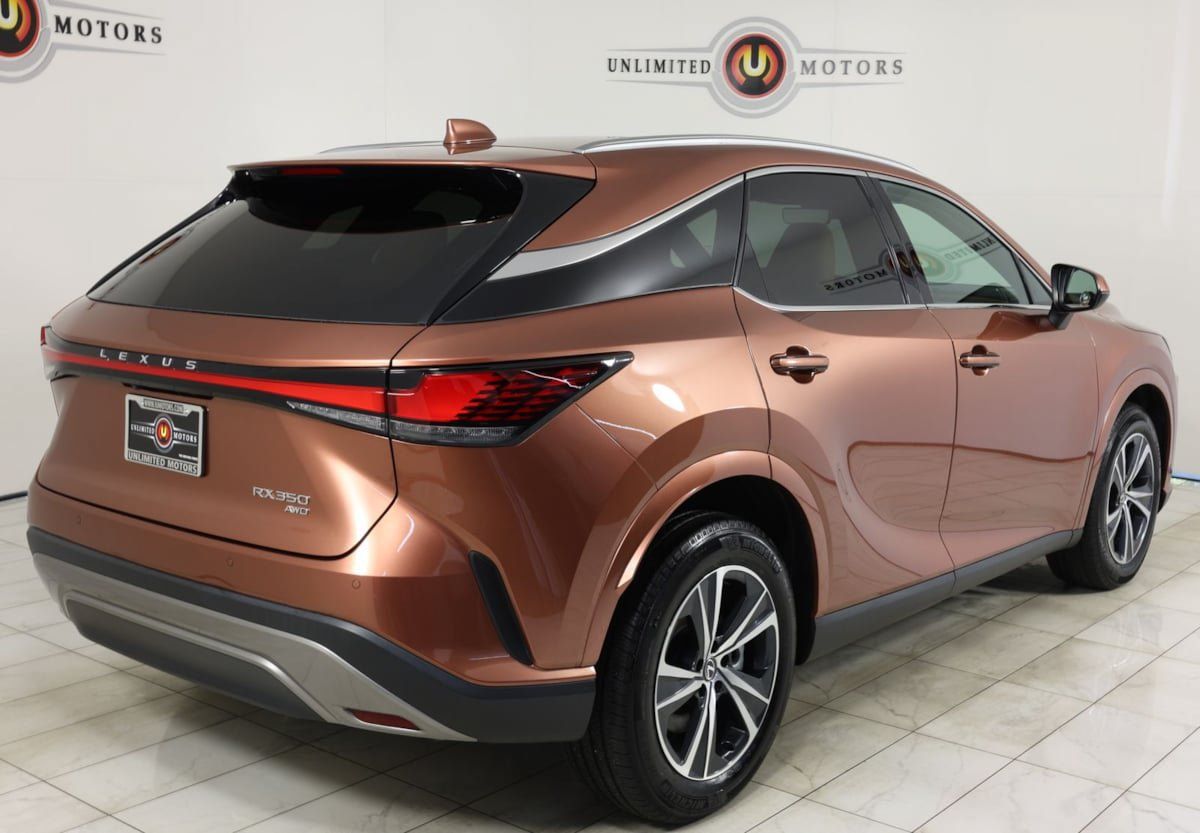 Used 2025 Lexus RX 350 Premium w/ Accessory Package AWD/4WD image 3