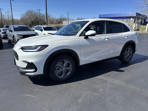 New 2026 Honda HR-V LX image 2
