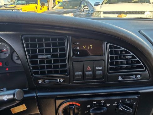 Used 2000 Daewoo Nubira SE image 19