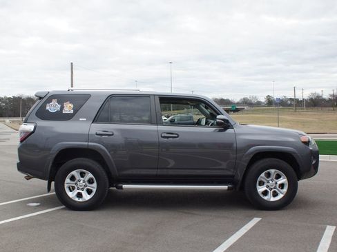 Used 2016 Toyota 4Runner SR5 Premium image 21