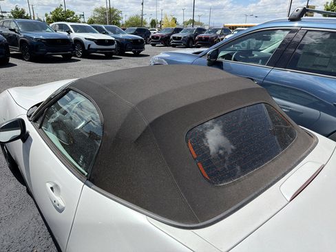 New 2026 MAZDA MX-5 Miata Club w/ Appearance Package RWD image 8