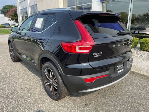Used 2025 Volvo XC40 B5 Core AWD/4WD image 3