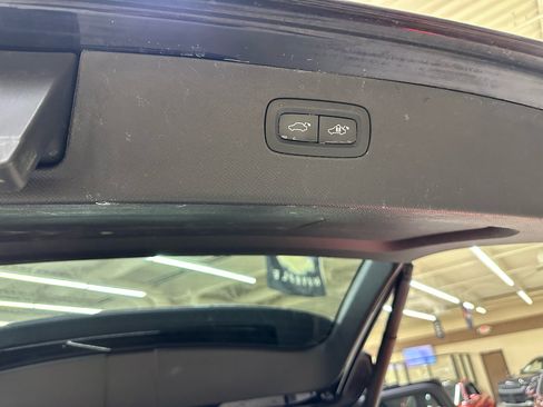 Used 2019 Volvo XC90 T5 Momentum w/ Protection Package Premier image 14