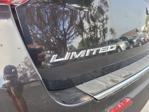 Used 2024 Ford Explorer Limited image 9