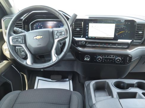 Used 2023 Chevrolet Silverado 1500 LT image 15