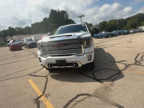 Certified 2020 GMC Sierra 3500 Denali w/ Technology Package AWD/4WD image 3
