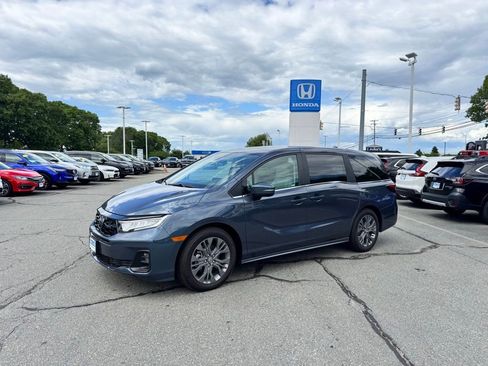 New 2026 Honda Odyssey Touring image 1