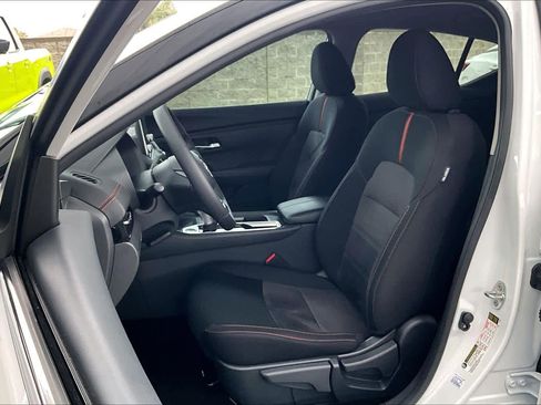 Certified 2025 Nissan Sentra SR image 7