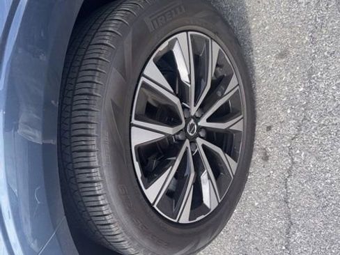 Certified 2023 Volvo XC60 B5 Plus w/ Climate Package AWD/4WD image 13