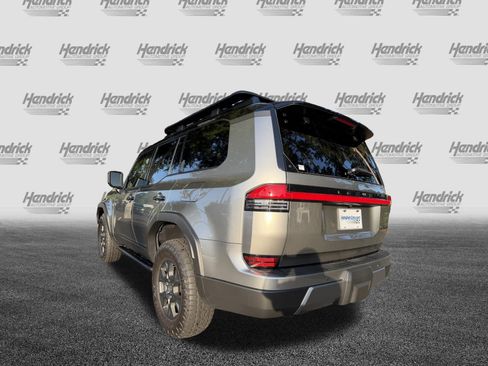 Used 2024 Lexus GX 550 AWD/4WD image 7