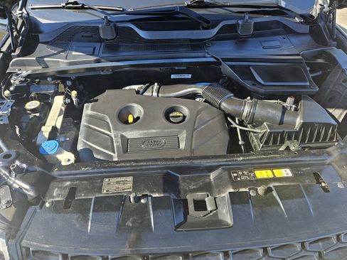 Used 2017 Land Rover Discovery Sport HSE image 28