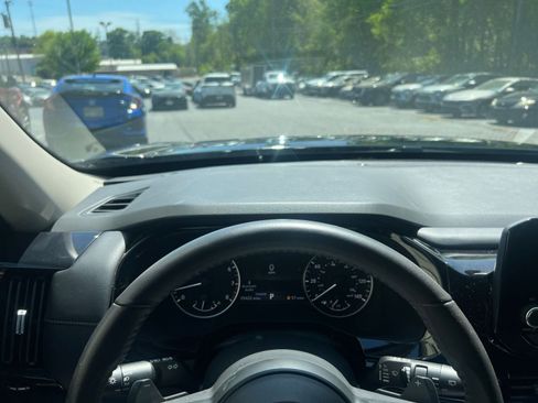 Used 2025 Nissan Pathfinder SV image 33