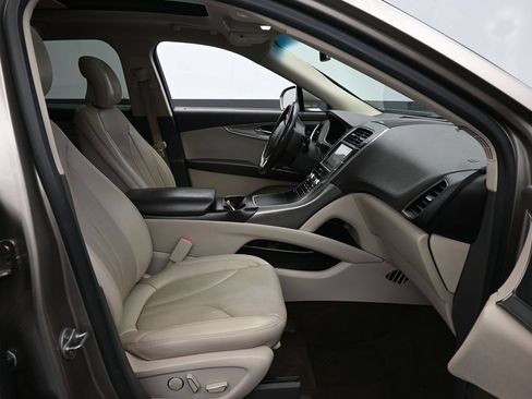 Used 2019 Lincoln Nautilus Reserve AWD/4WD image 37