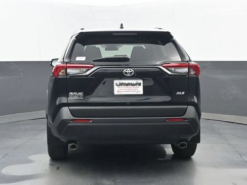Used 2025 Toyota RAV4 XLE w/ Convenience Package FWD image 20