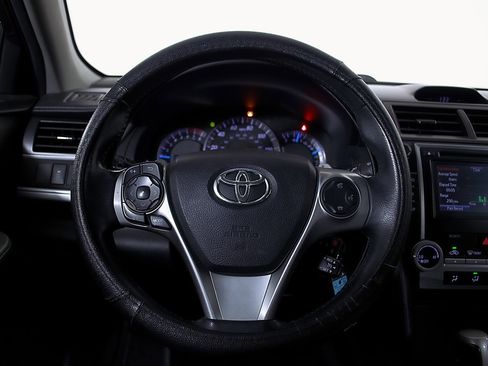 Used 2014 Toyota Camry SE image 27