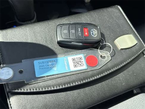 Used 2025 Toyota Camry SE image 28