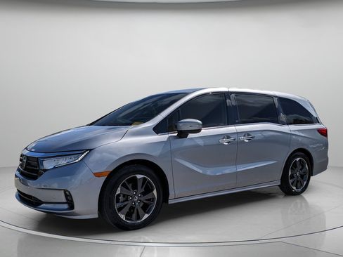 Used 2023 Honda Odyssey Elite image 2