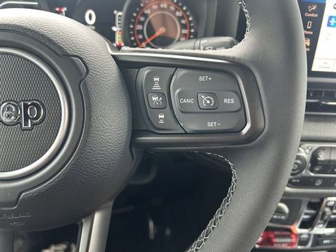 New 2025 Jeep Gladiator Willys image 28