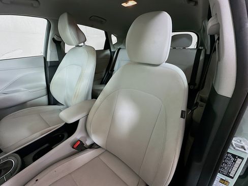 Certified 2025 Hyundai Kona SEL AWD/4WD image 19