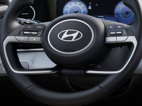 Used 2025 Hyundai Elantra Limited FWD image 15