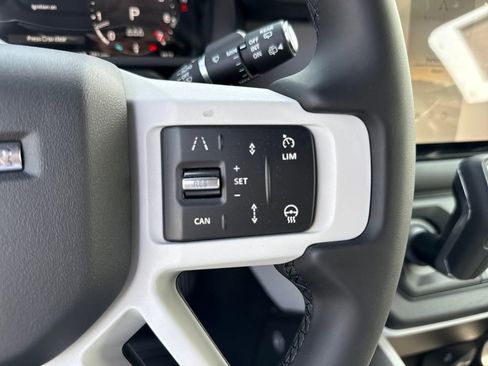 New 2025 Land Rover Defender 90 X-Dynamic SE image 16